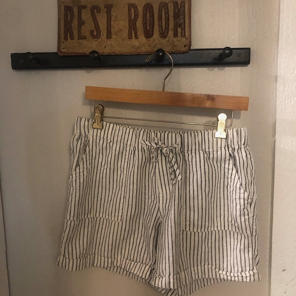 Women’s size S drawstring linen/cotton striped shorts - Picture 3 of 3